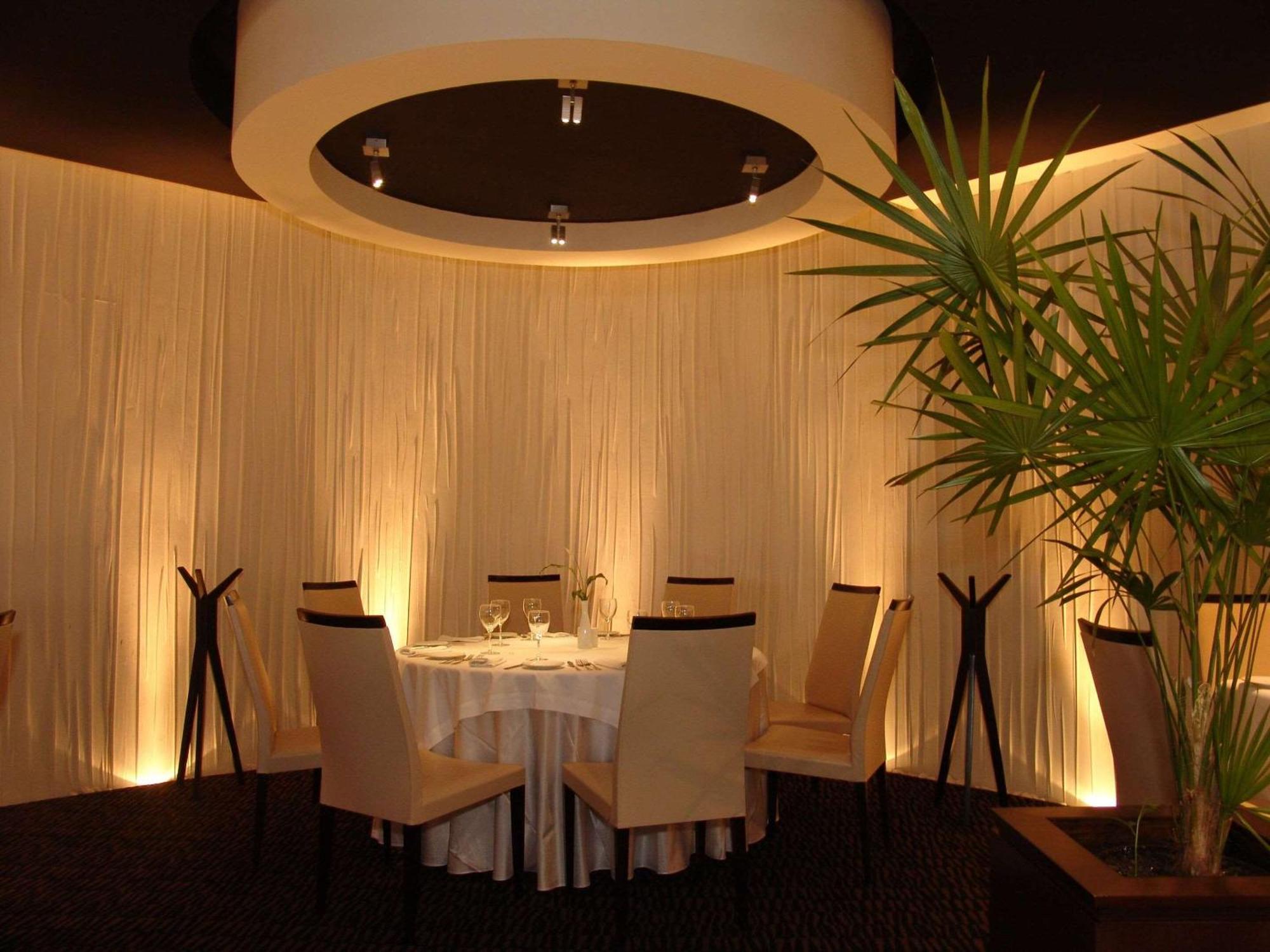 Radisson Paraiso Hotel Mexico City Luaran gambar Restaurant "La Table d'Or"