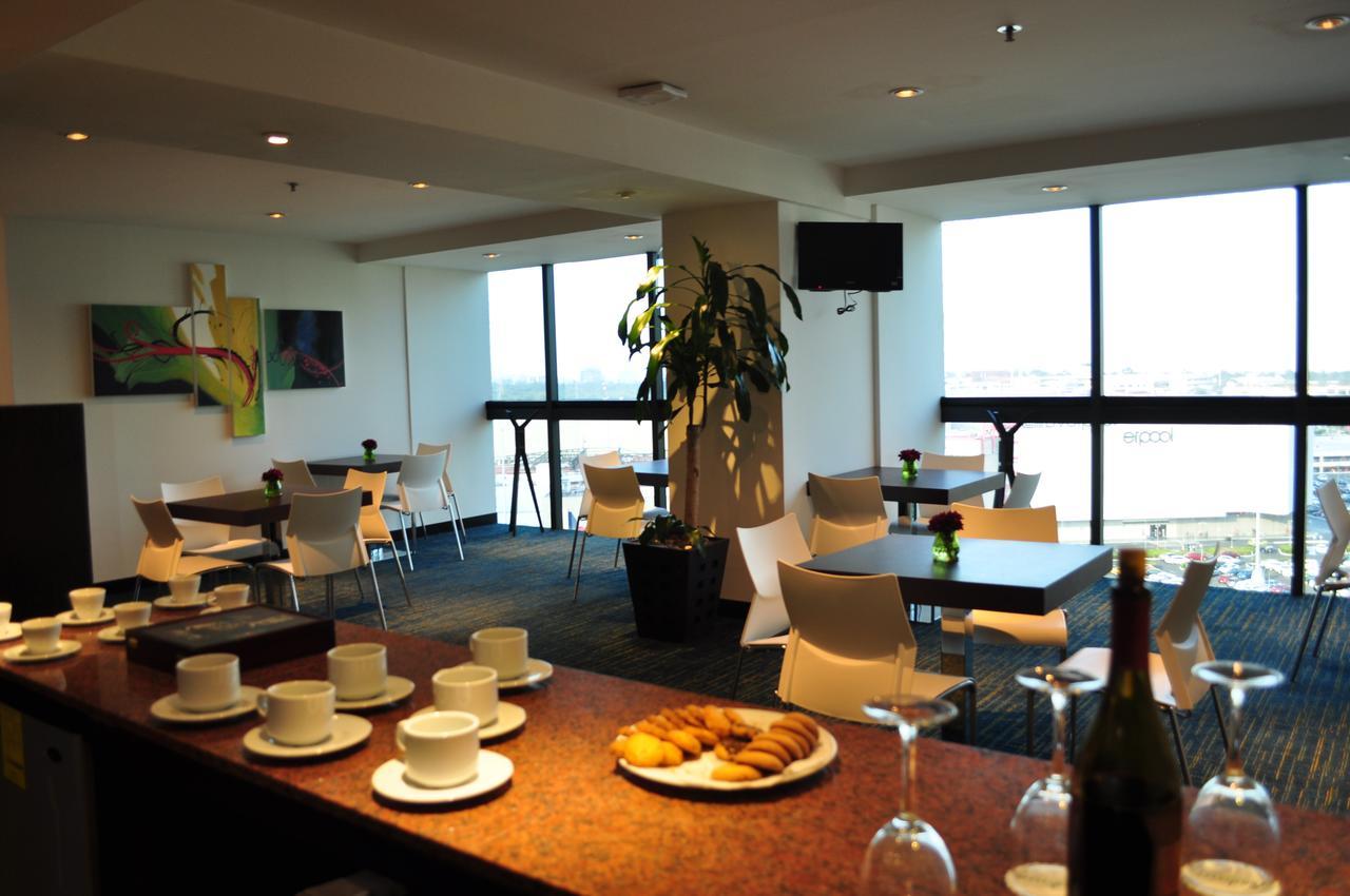 Radisson Paraiso Hotel Mexico City Luaran gambar The lounge at Christchurch International Airport