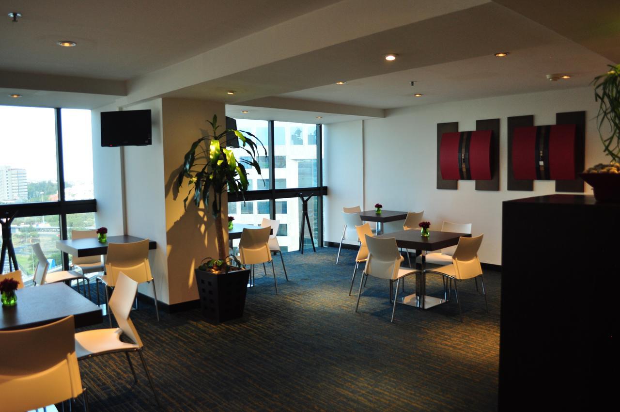 Radisson Paraiso Hotel Mexico City Luaran gambar The lounge at the airport